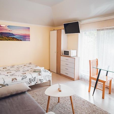 Guest House Butterfly Wing Odesa Exterior foto