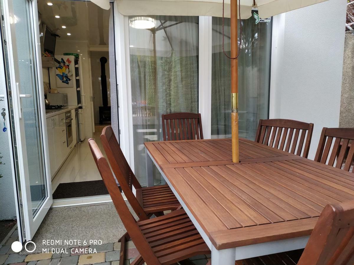 Guest House Butterfly Wing Odesa Exterior foto