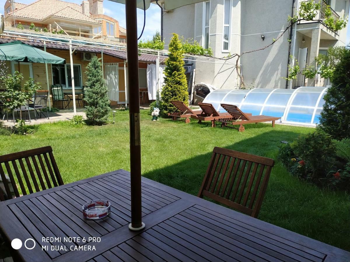 Guest House Butterfly Wing Odesa Exterior foto