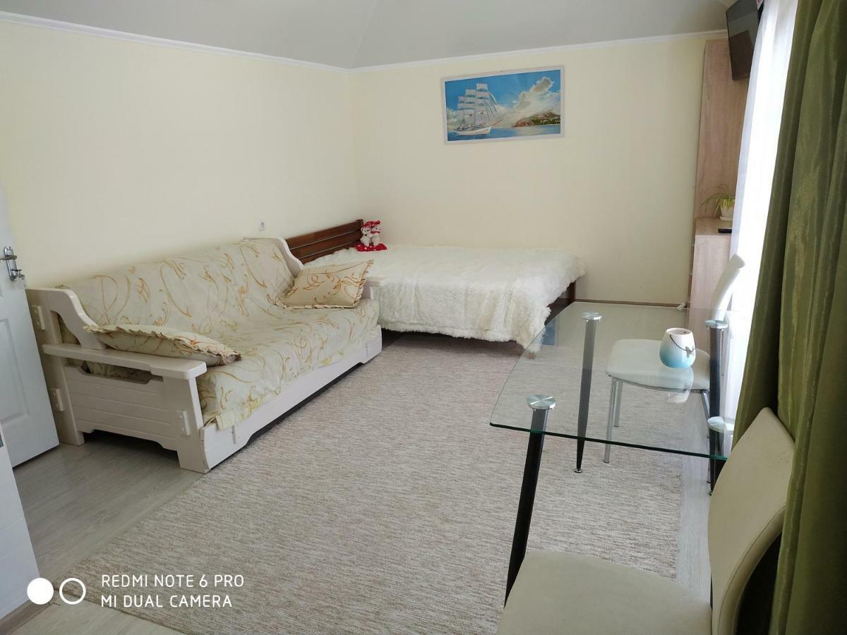 Guest House Butterfly Wing Odesa Exterior foto