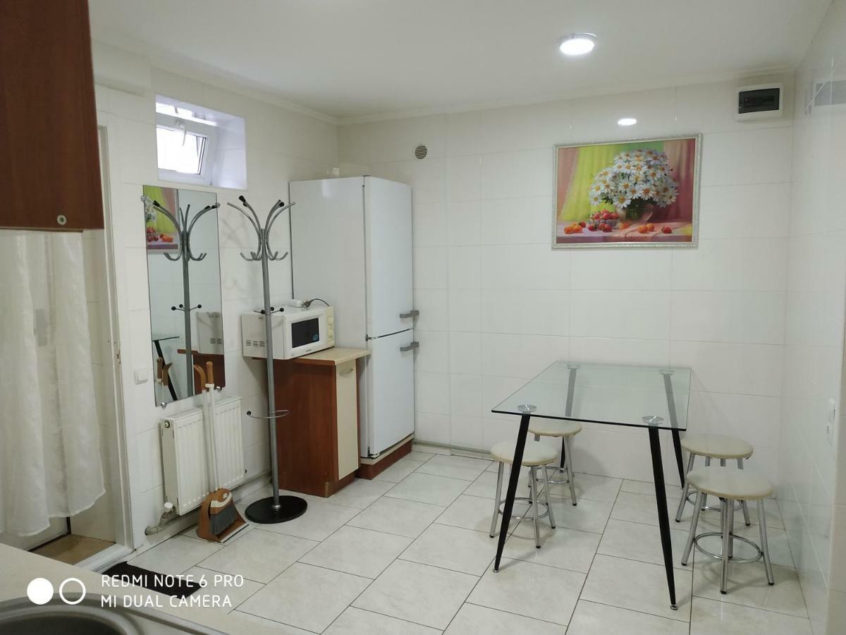 Guest House Butterfly Wing Odesa Exterior foto